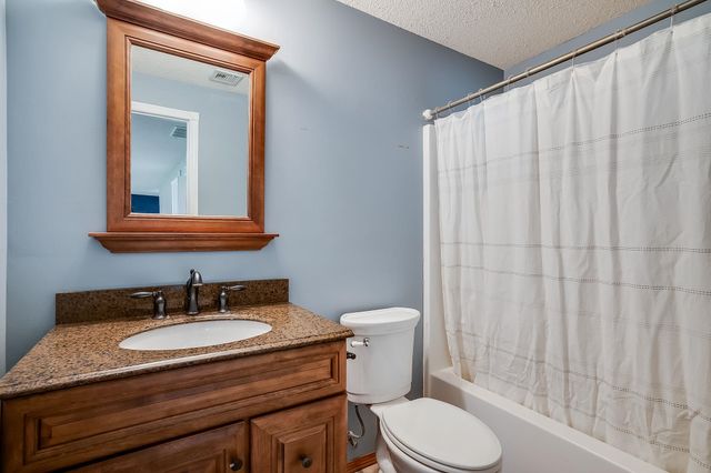 2455 N Regency Lakes Ct, Wichita, KS 67226