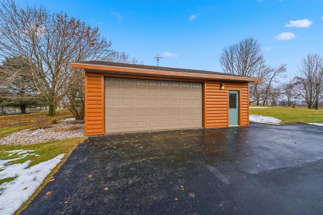 N1716 WINCHESTER ROAD, Hortonville, WI 54944
