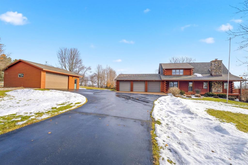 N1716 WINCHESTER ROAD, Hortonville, WI 54944