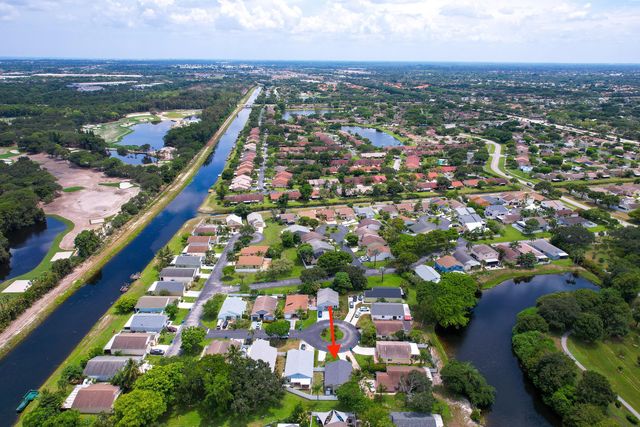7 Cardiff Way, Boynton Beach, FL 33426