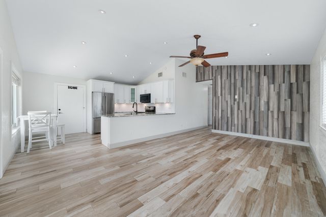 7 Cardiff Way, Boynton Beach, FL 33426