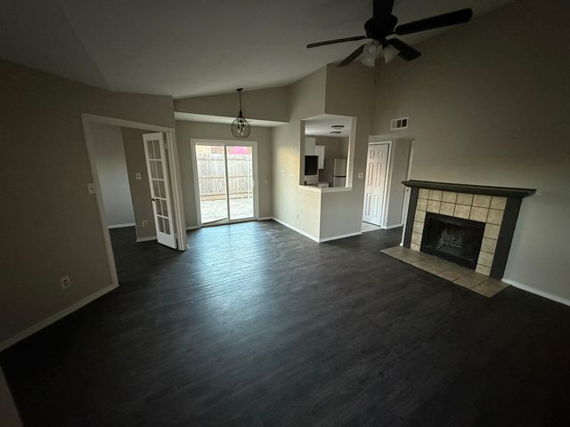 409 411 Dollins Street, Cedar Hill, TX 75104