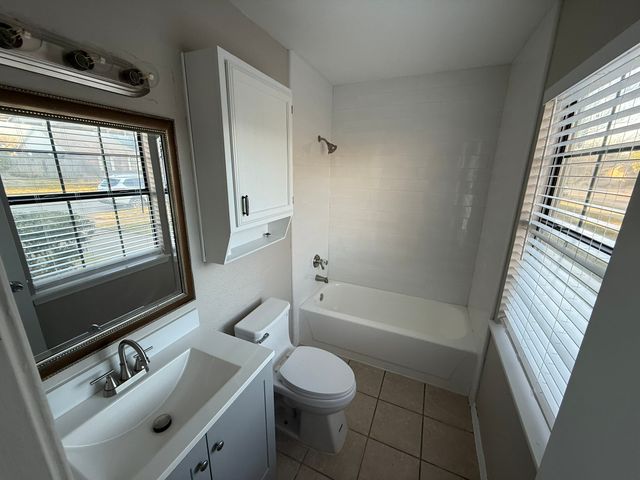 409 411 Dollins Street, Cedar Hill, TX 75104