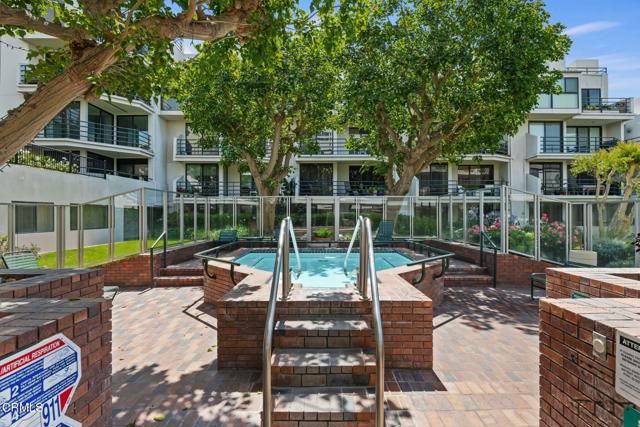 2920 Neilson Way 304, Santa Monica, CA 90405