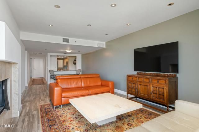 2920 Neilson Way 304, Santa Monica, CA 90405
