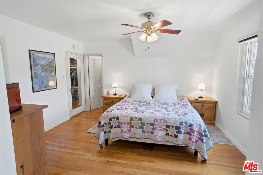 Image 16 of property listing at 1816 Rosita Drive, Glendale, CA 91208