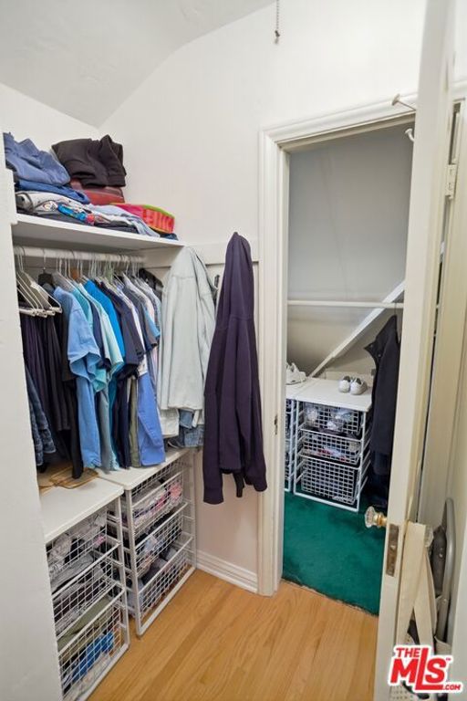 Image 17 of property listing at 1816 Rosita Drive, Glendale, CA 91208