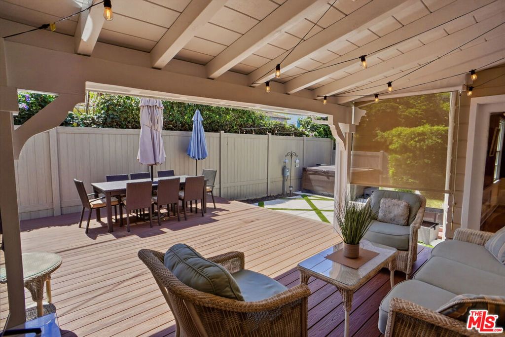 Image 25 of property listing at 1816 Rosita Drive, Glendale, CA 91208