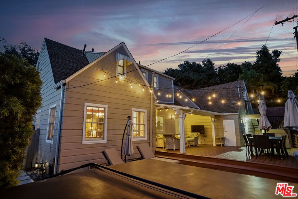 Image 28 of property listing at 1816 Rosita Drive, Glendale, CA 91208