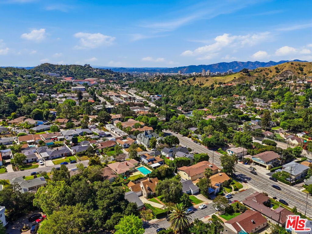 Image 37 of property listing at 1816 Rosita Drive, Glendale, CA 91208