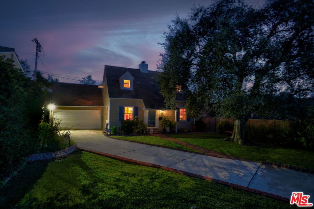 Image 39 of property listing at 1816 Rosita Drive, Glendale, CA 91208