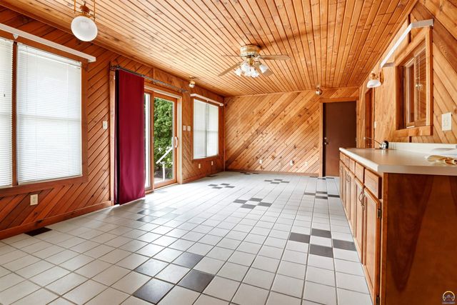 4246 SW Colly Creek CT, Topeka, KS 66610