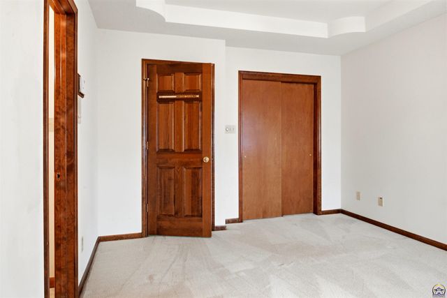 4246 SW Colly Creek CT, Topeka, KS 66610