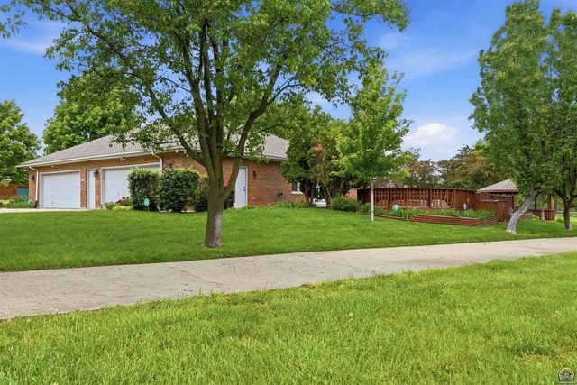 4246 SW Colly Creek CT, Topeka, KS 66610