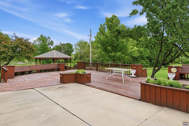 4246 SW Colly Creek CT, Topeka, KS 66610