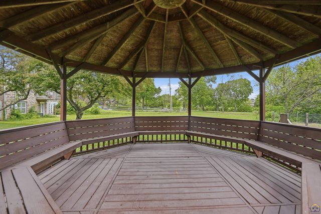 4246 SW Colly Creek CT, Topeka, KS 66610