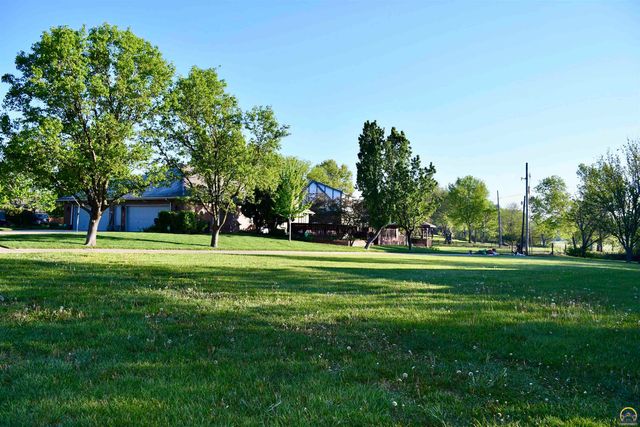 4246 SW Colly Creek CT, Topeka, KS 66610