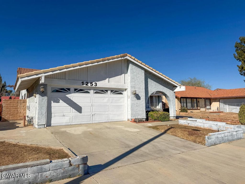1253 Morven Street, Lancaster, CA 93535