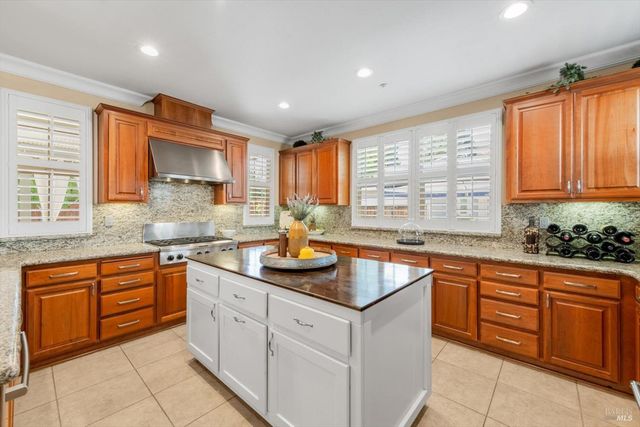 466 Peacock Way, Vacaville, CA 95688