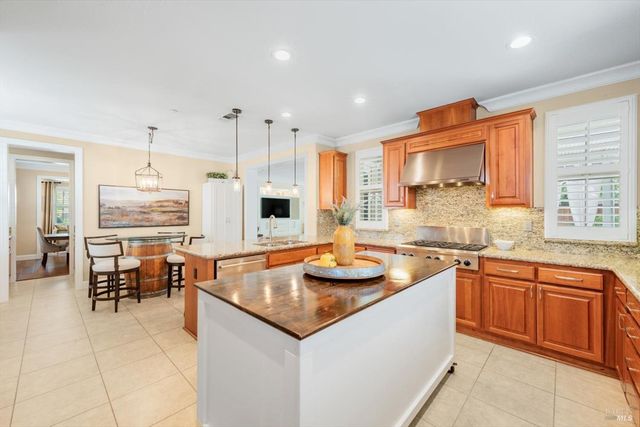 466 Peacock Way, Vacaville, CA 95688
