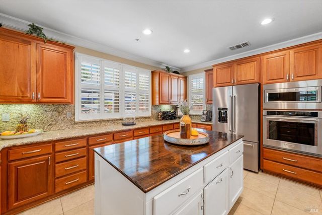 466 Peacock Way, Vacaville, CA 95688