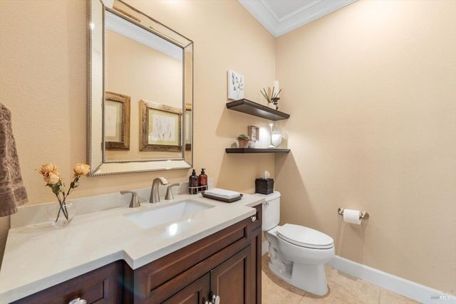 466 Peacock Way, Vacaville, CA 95688