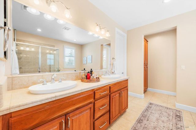 466 Peacock Way, Vacaville, CA 95688