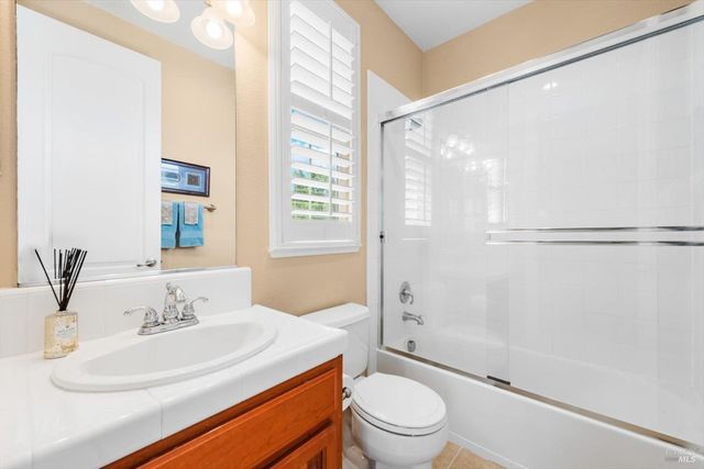 466 Peacock Way, Vacaville, CA 95688