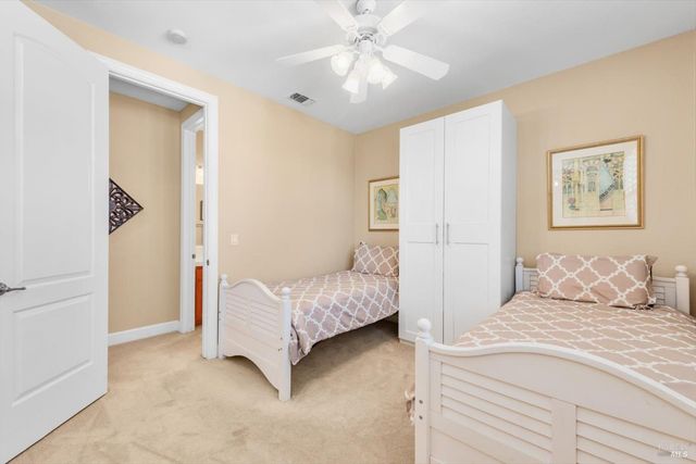 466 Peacock Way, Vacaville, CA 95688