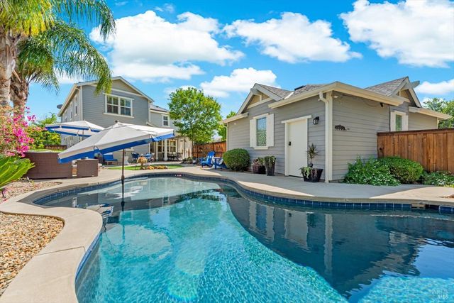466 Peacock Way, Vacaville, CA 95688