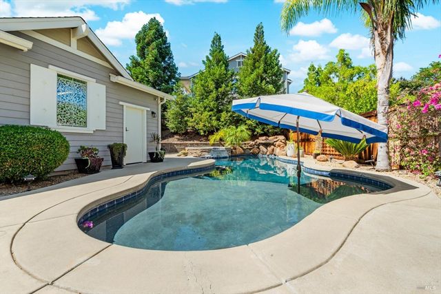 466 Peacock Way, Vacaville, CA 95688