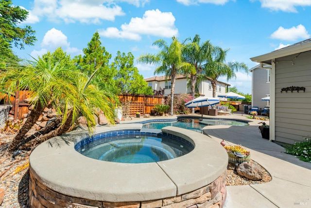 466 Peacock Way, Vacaville, CA 95688