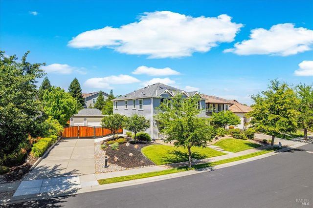 466 Peacock Way, Vacaville, CA 95688