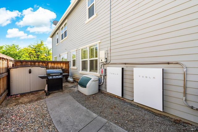 466 Peacock Way, Vacaville, CA 95688