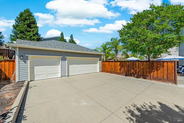 466 Peacock Way, Vacaville, CA 95688