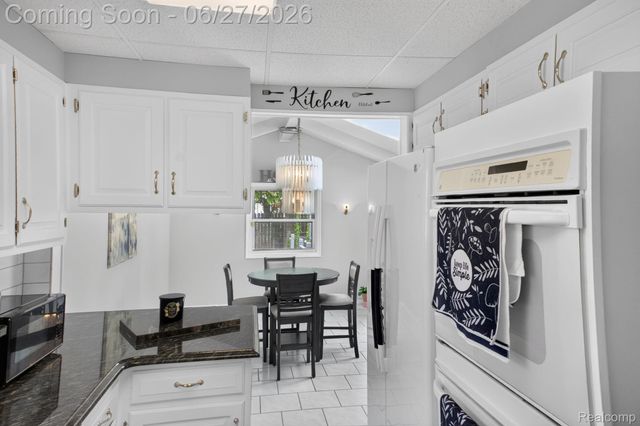 19315 Delaware Street, Roseville, MI 48066