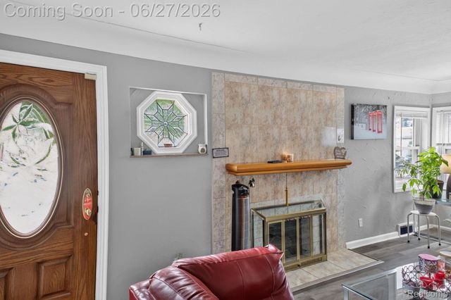 19315 Delaware Street, Roseville, MI 48066