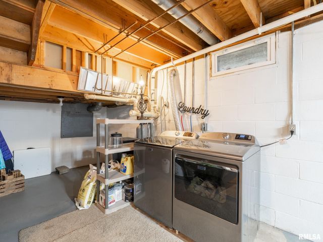 9 CYPRESS Point, Pekin, IL 61554