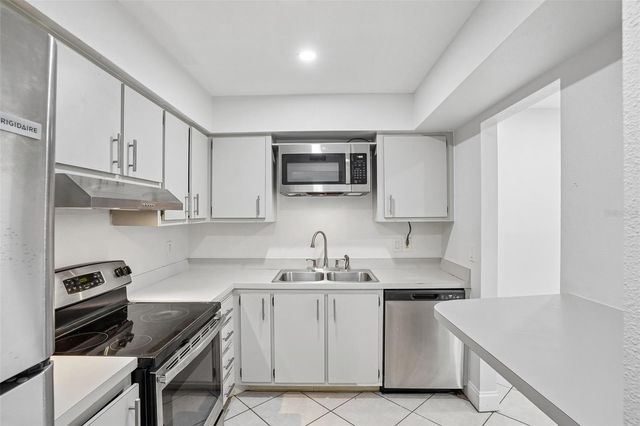 546 ORANGE DRIVE 13, Altamonte Springs, FL 32701