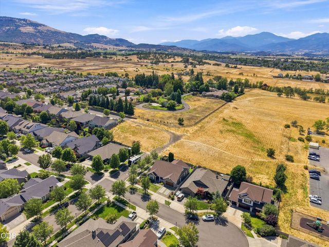3686 Windgate Street, Medford, OR 97504