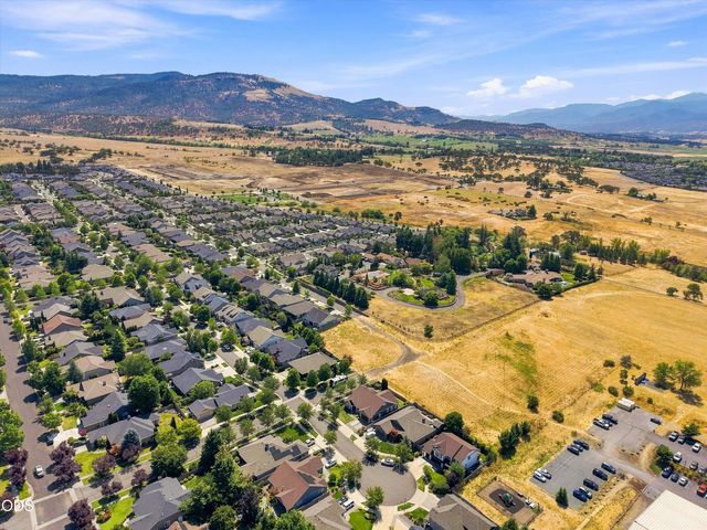 3686 Windgate Street, Medford, OR 97504