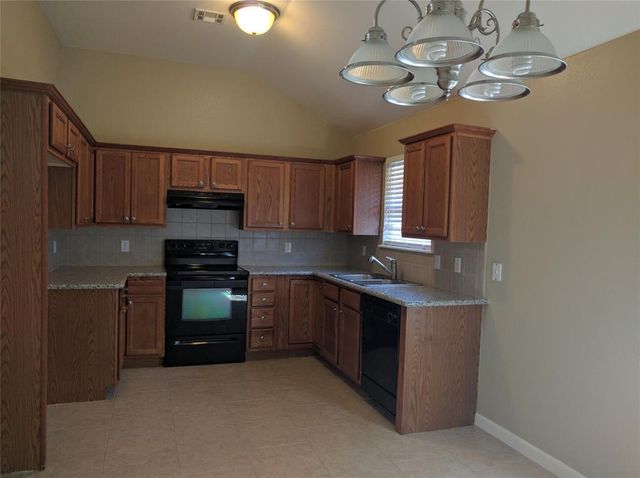 416 Cherokee Gate Drive, Yukon, OK 73099