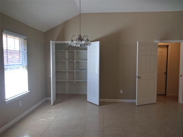 416 Cherokee Gate Drive, Yukon, OK 73099