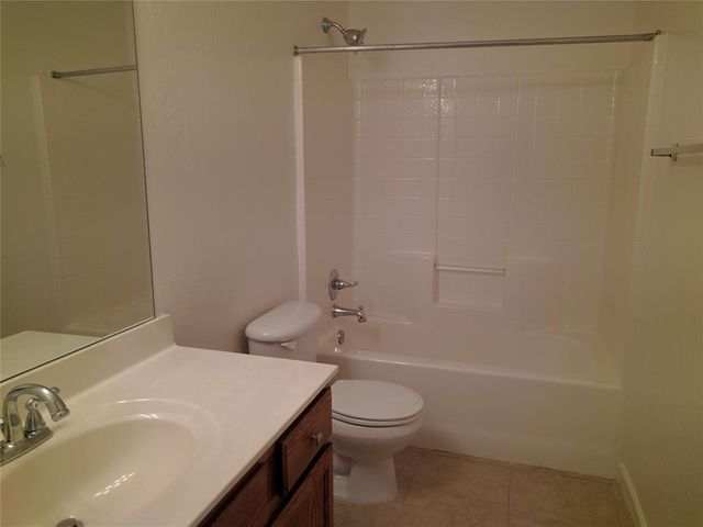 416 Cherokee Gate Drive, Yukon, OK 73099