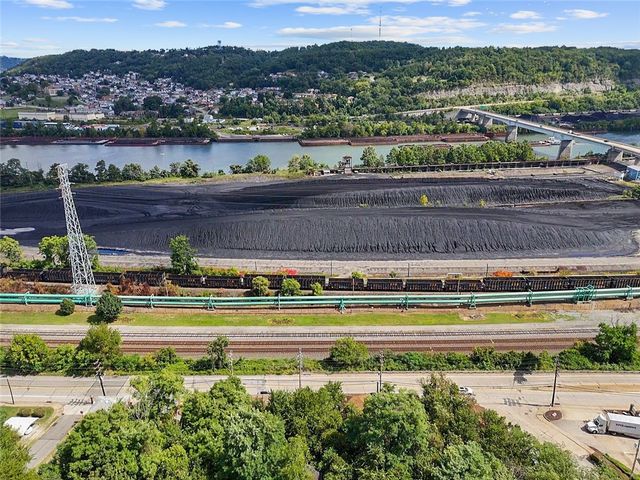 811 N State, Clairton, PA 15025