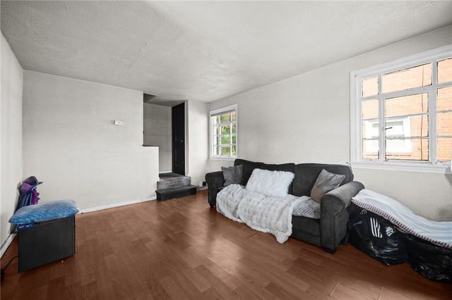 811 N State, Clairton, PA 15025