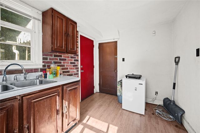 811 N State, Clairton, PA 15025