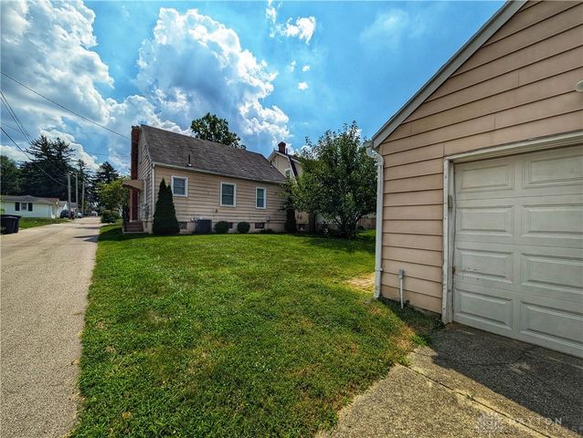 445 Peach Orchard Avenue, Dayton, OH 45419