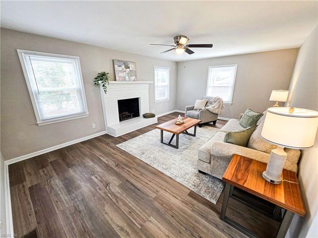 3821 Cannon Point DR, Chesapeake, VA 23321