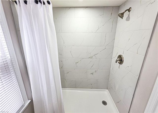 3821 Cannon Point DR, Chesapeake, VA 23321